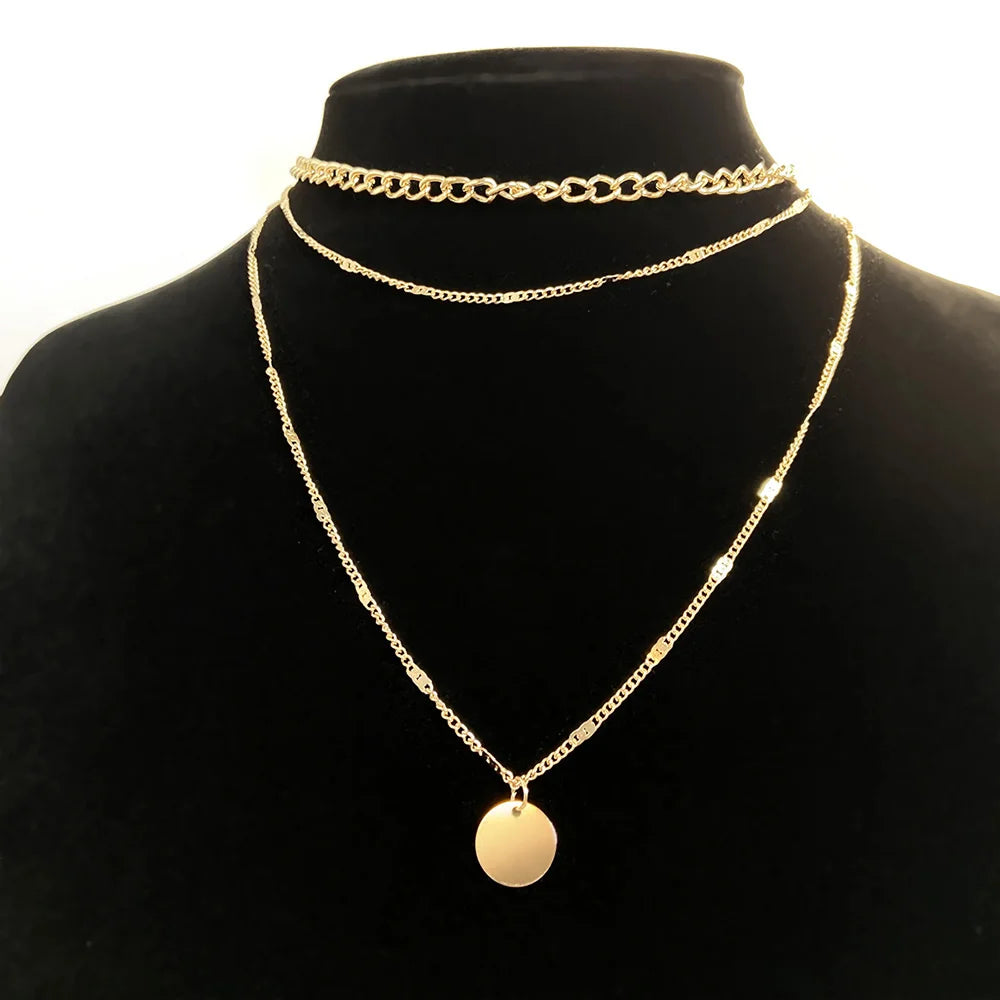 C16 - Vintage Necklace Gold Coloured